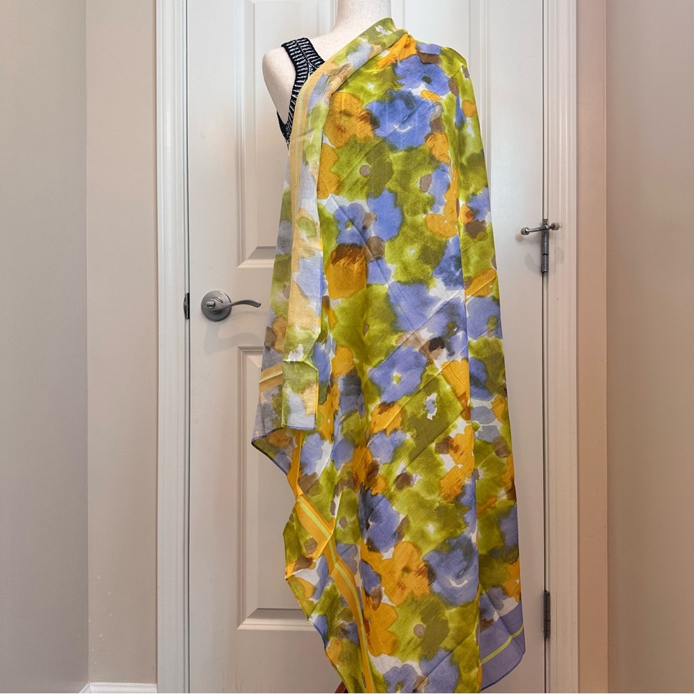 NWOT Marella by Max Mara Cotton Blend Shawl Scarf Size: 120cm* 120cm Spring - Picture 15 of 15